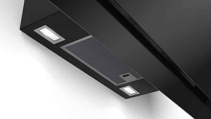 Review máy hút mùi Bosch DWK97JM60 kính nghiêng 6 den chieu sang 5 - Review máy hút mùi Bosch DWK97JM60 kính nghiêng